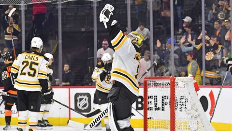 Boston Bruins on X: GOALIE GOAL GOALIE HUG.  / X