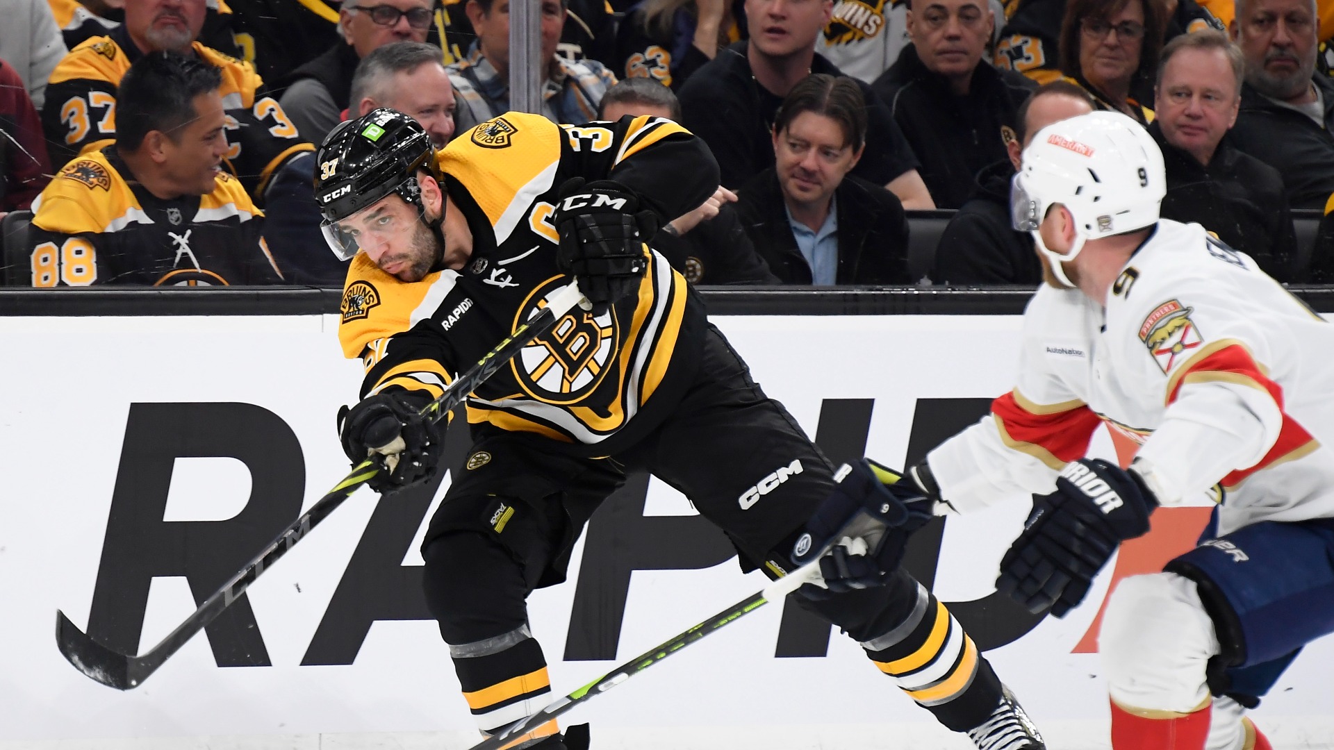 Bergeron returns to Bruins' lineup in Game 5 loss