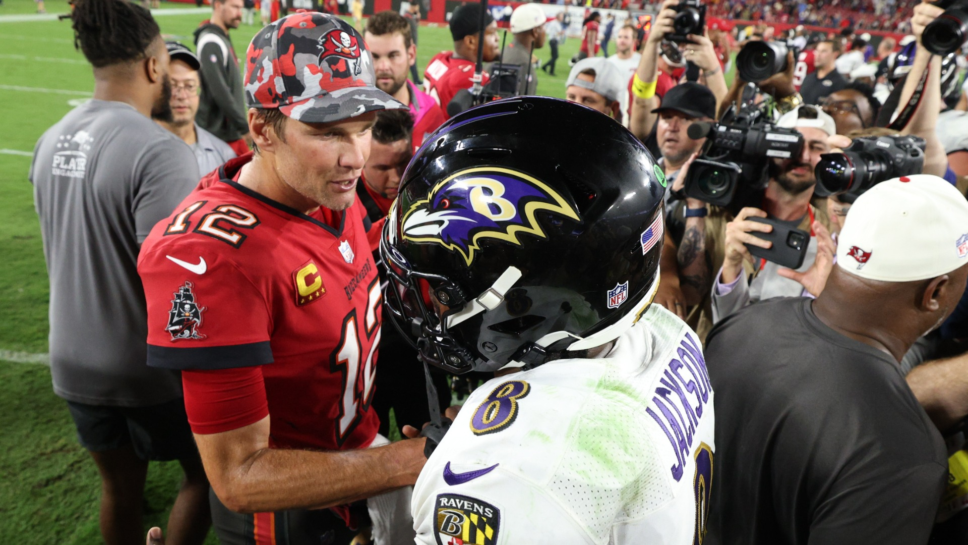 Lamar Jackson sparks Ravens to come-from-behind win over Brady's Bucs, NFL