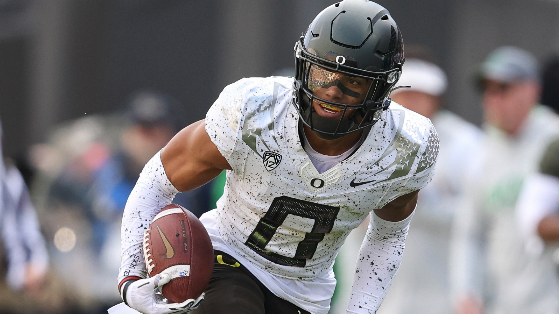 Christian Gonzalez, Oregon Ducks cornerback, selected by New England  Patriots with No. 17 pick in NFL draft 