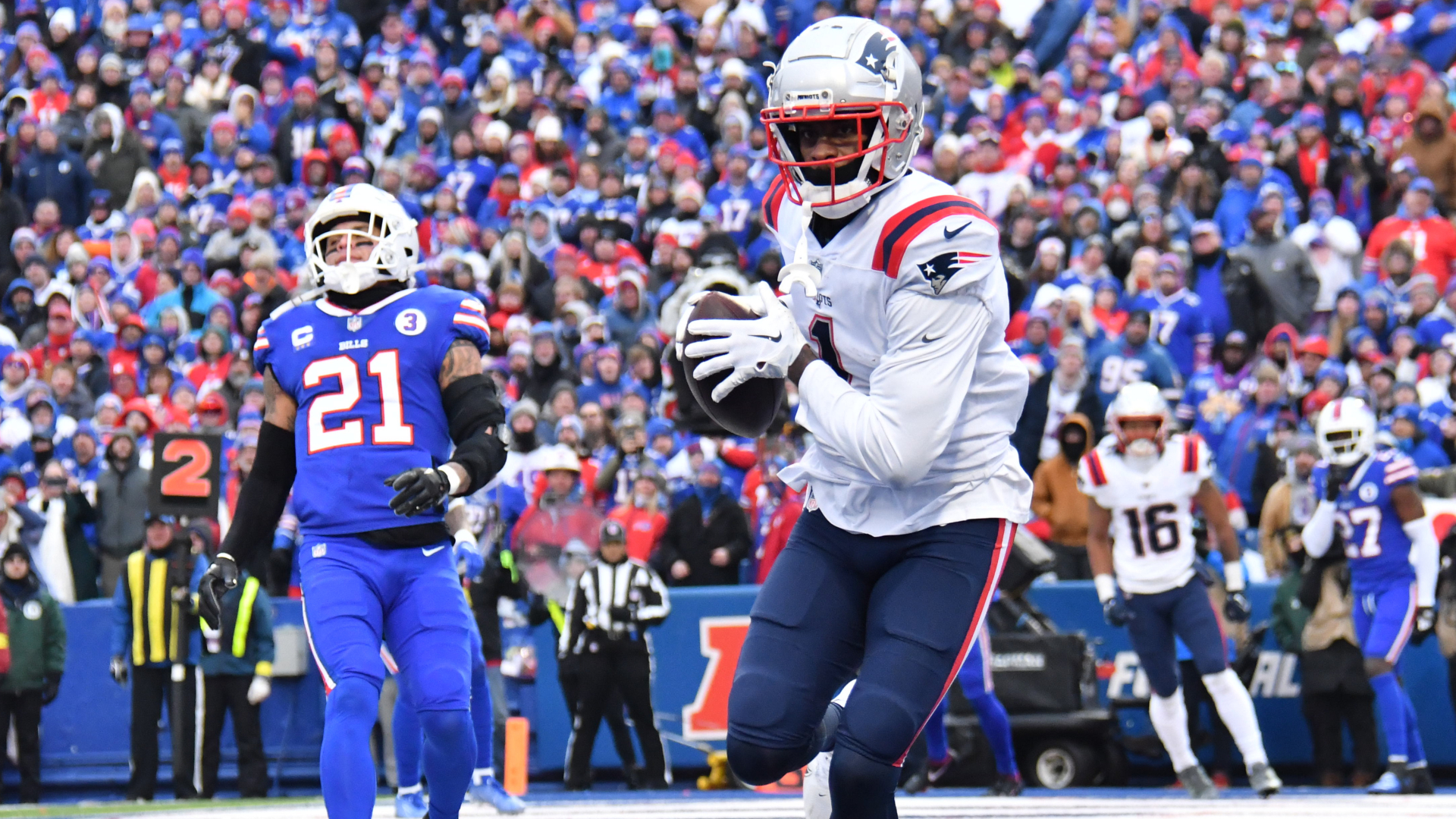 Patriots 2022 depth chart: DeVante Parker, Tyquan Thornton add