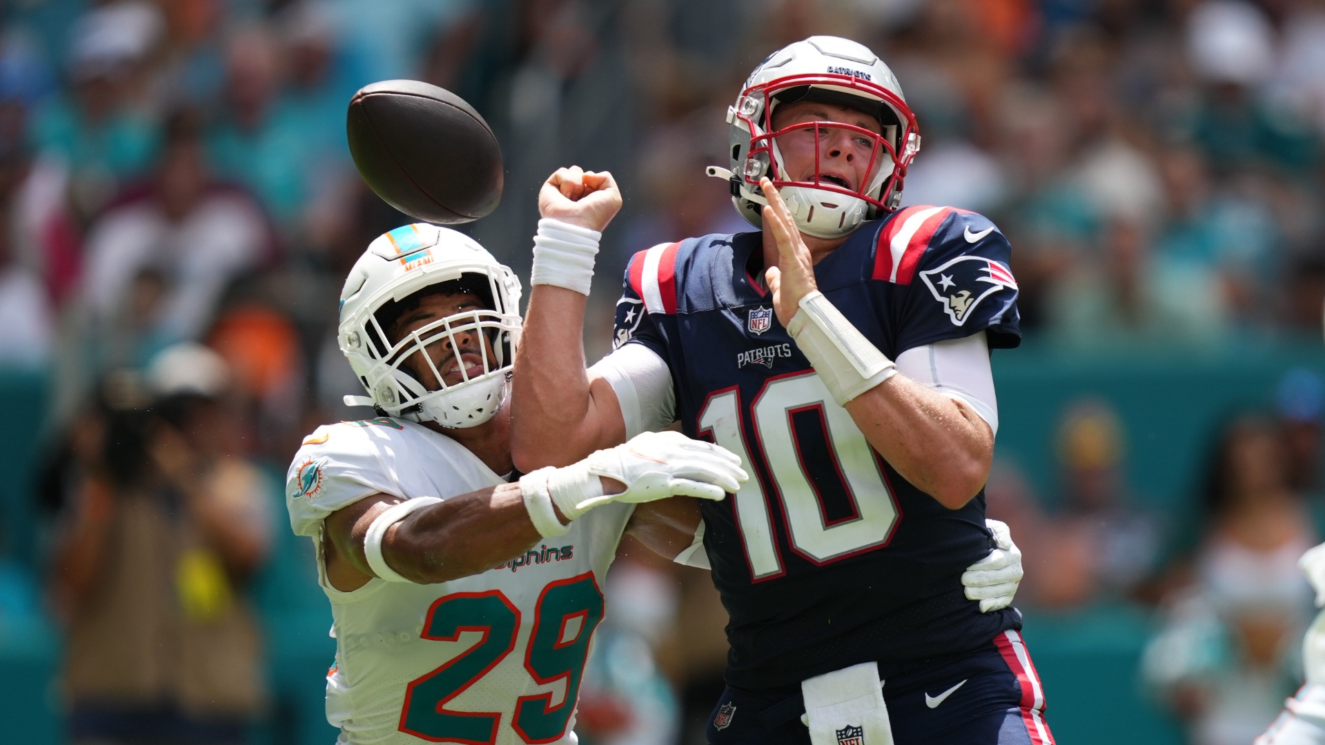 NFL Insider Raises ‘Biggest’ Quarterback Question Facing Patriots