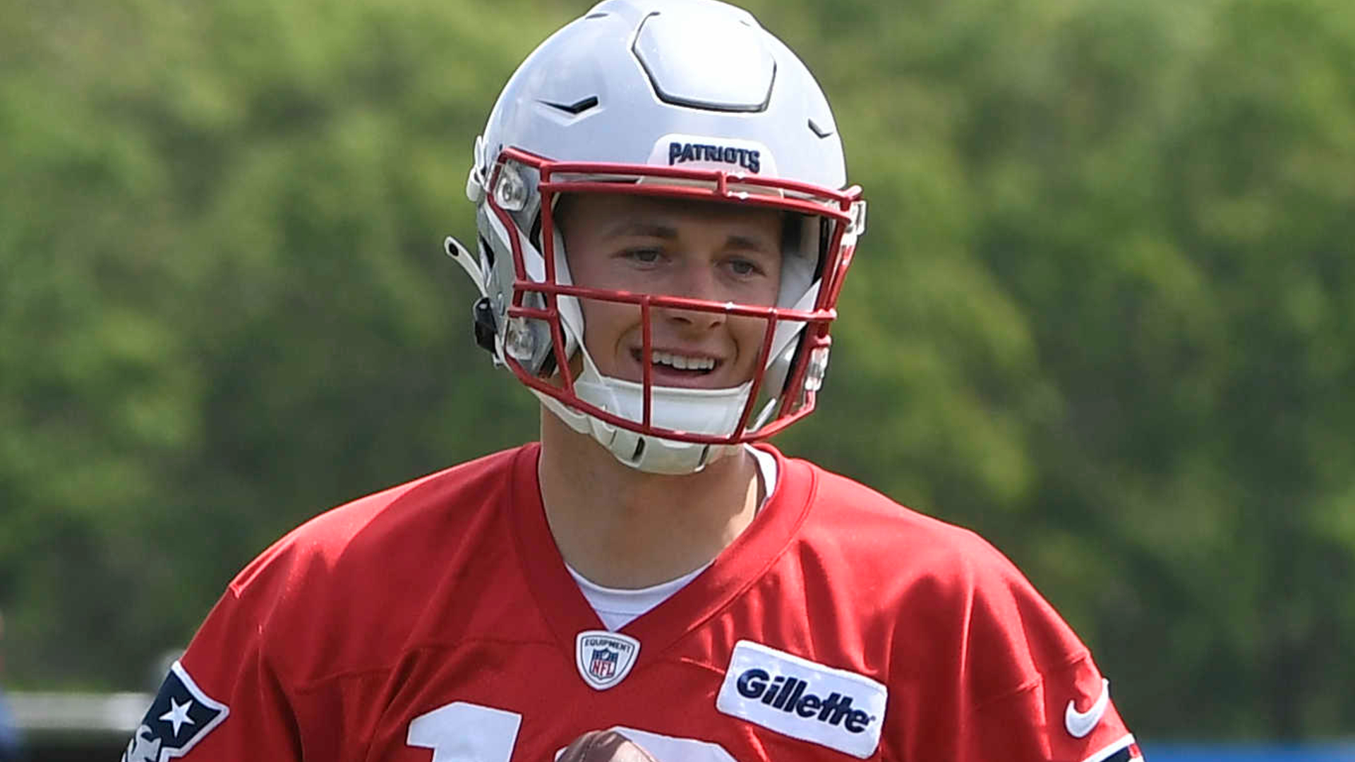 Patriots QB Mac Jones wants to 're-earn the respect' in 2023