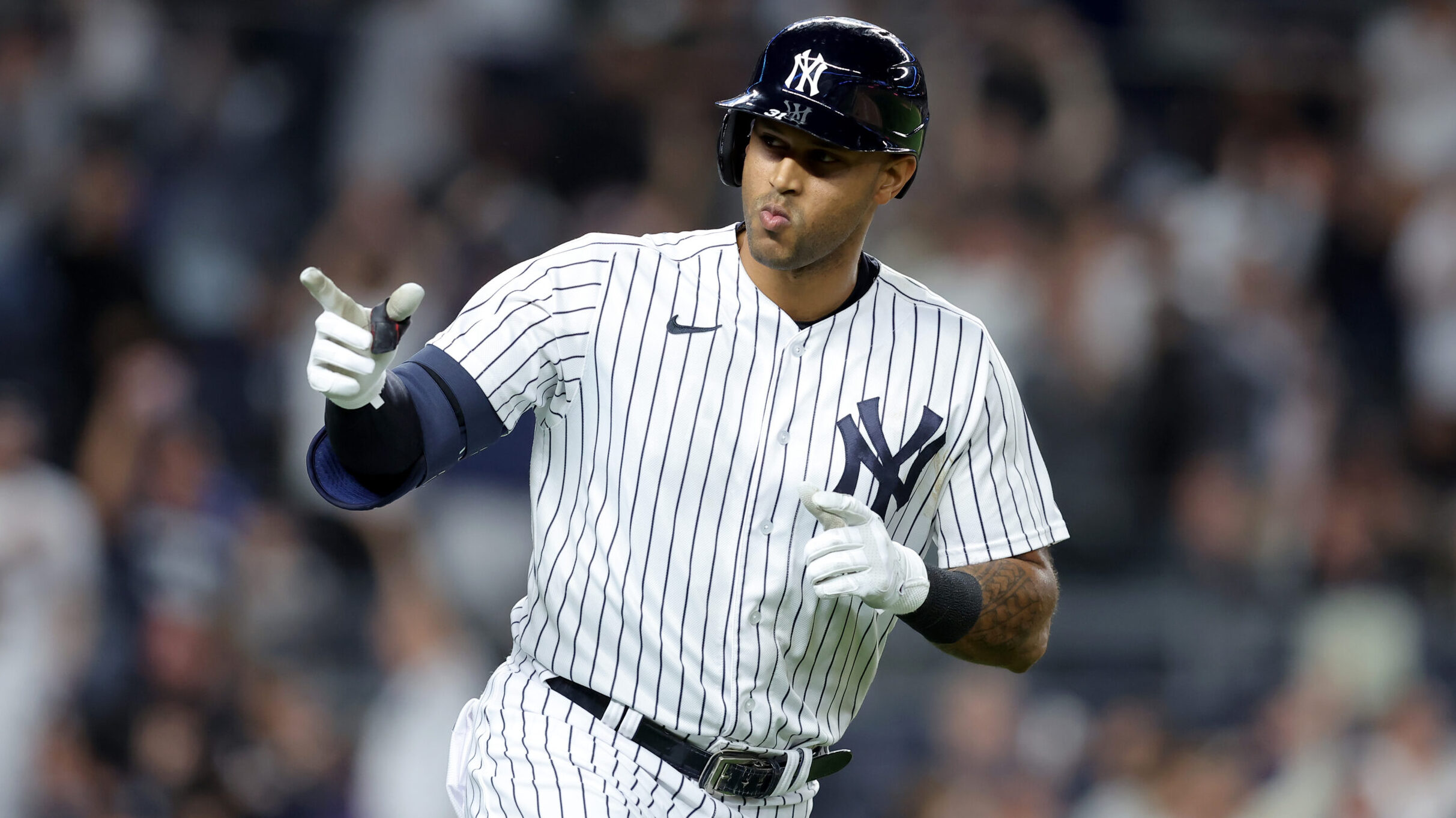 New York Yankees Release OF Aaron Hicks