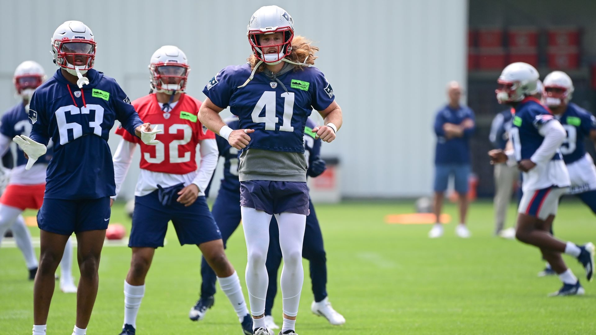 Julian Edelman shows up to final minicamp session in Bruins jersey