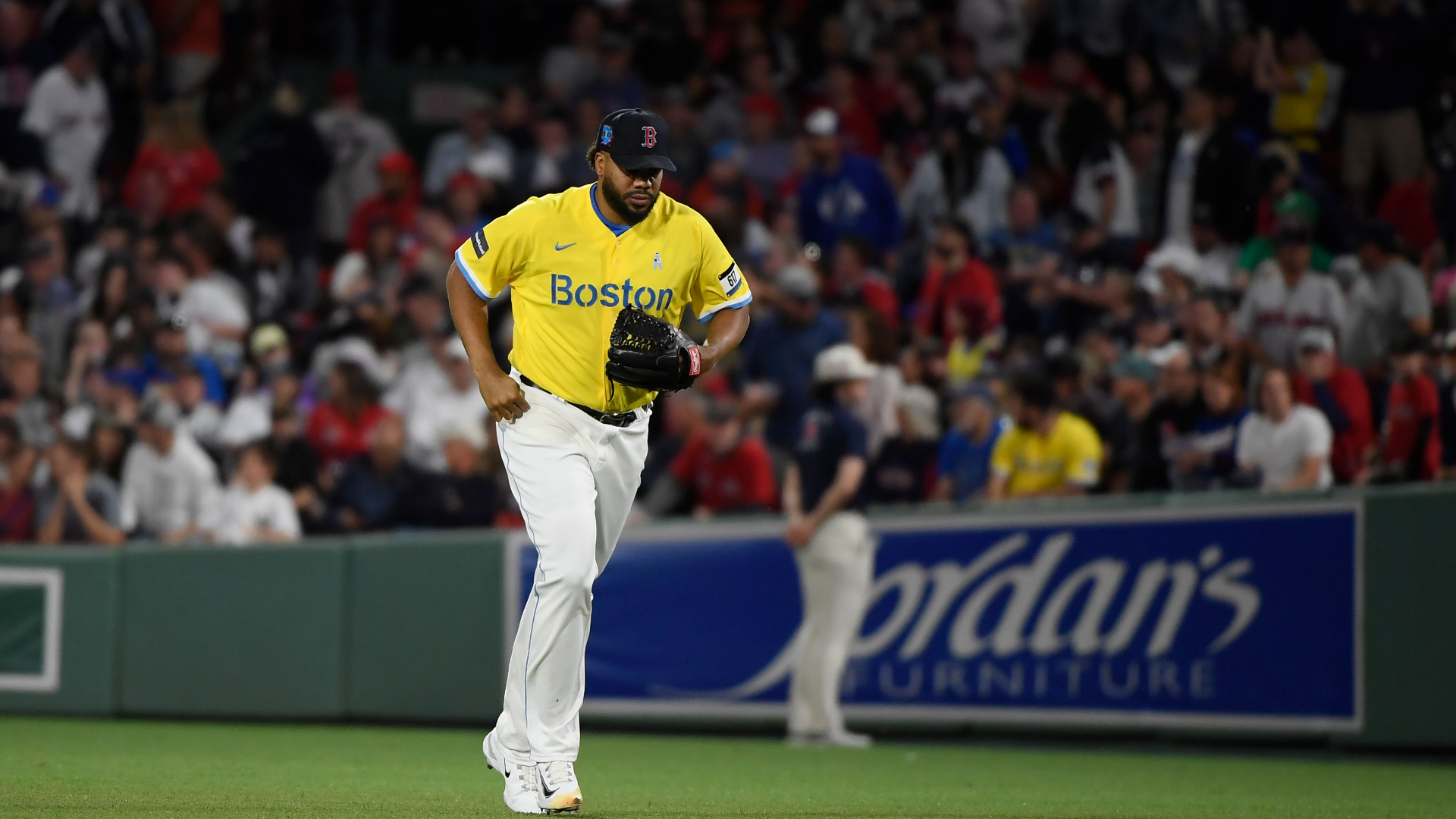 Why aren't Boston Red Sox wearing yellow uniforms on Marathon