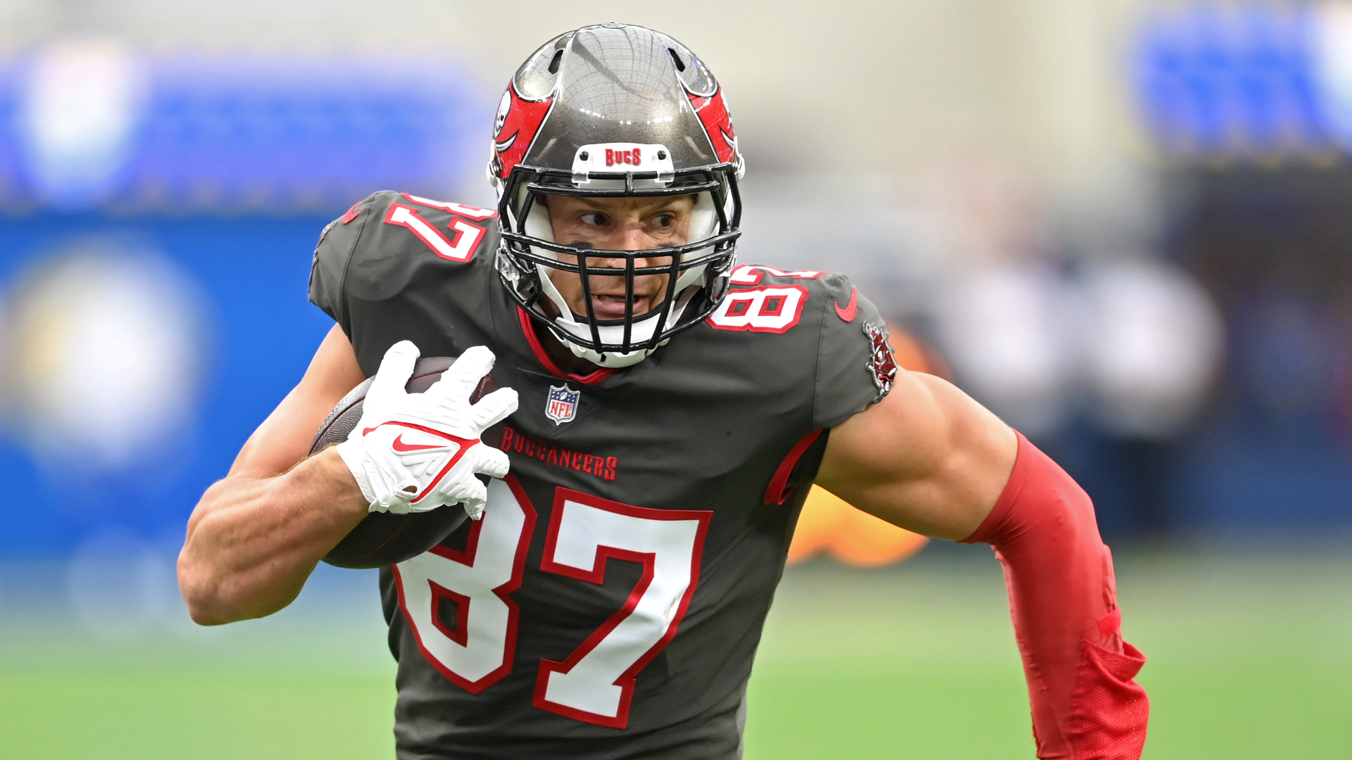 Bucs' Rob Gronkowski visits Lightning practice