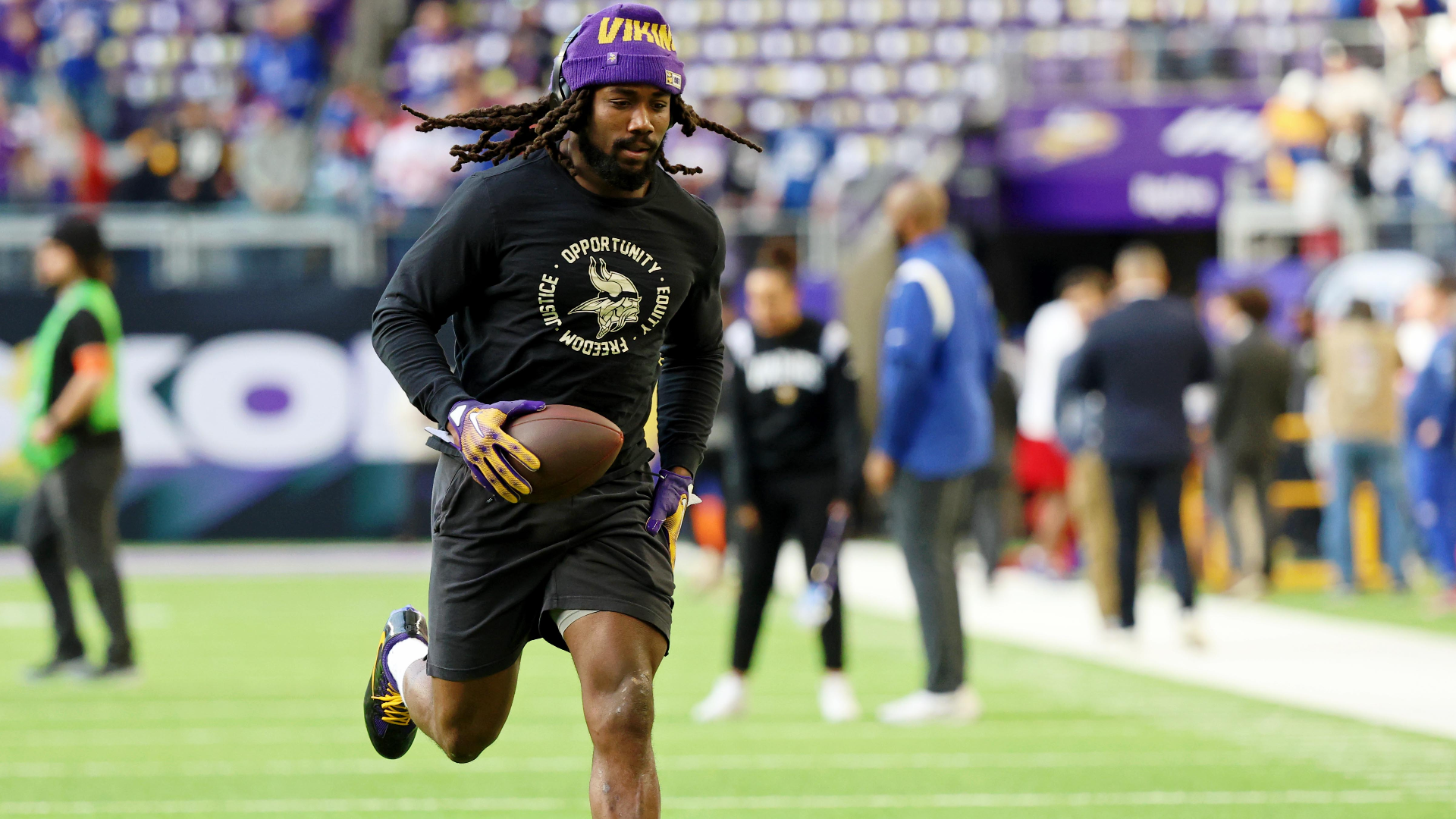 Should Buccaneers Target Dalvin Cook After Vikings Release?