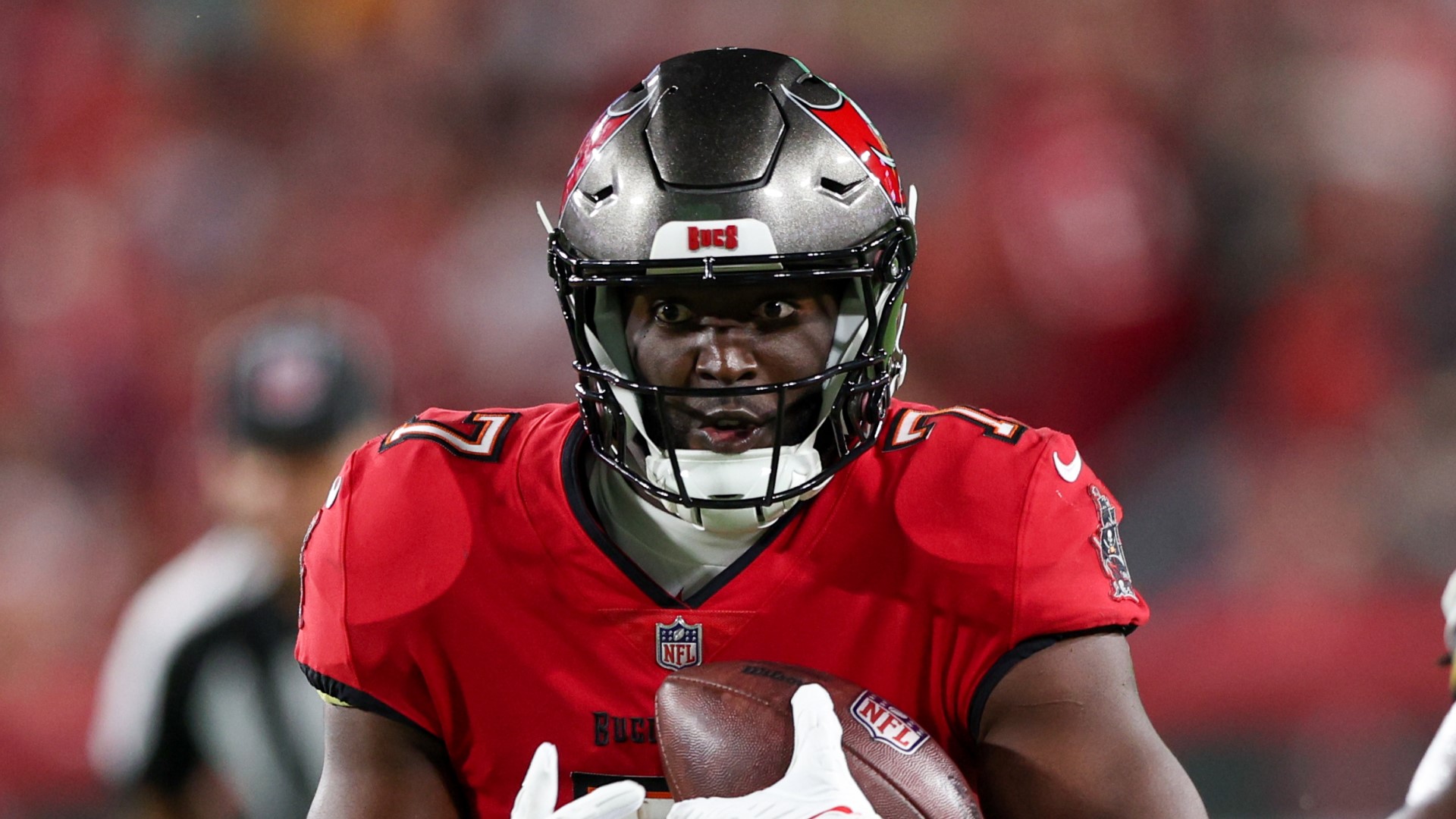 Leonard Fournette re-signs with Buccaneers after visiting Patriots