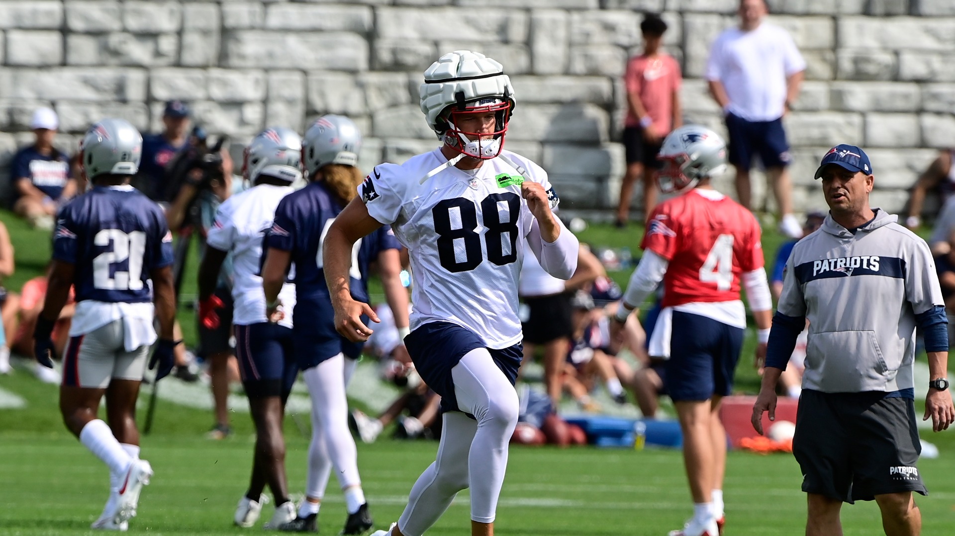 Free Agent Signing TE Mike Gesicki on Reconnecting with Patriots Offensive  Coordinator Bill O'Brien 