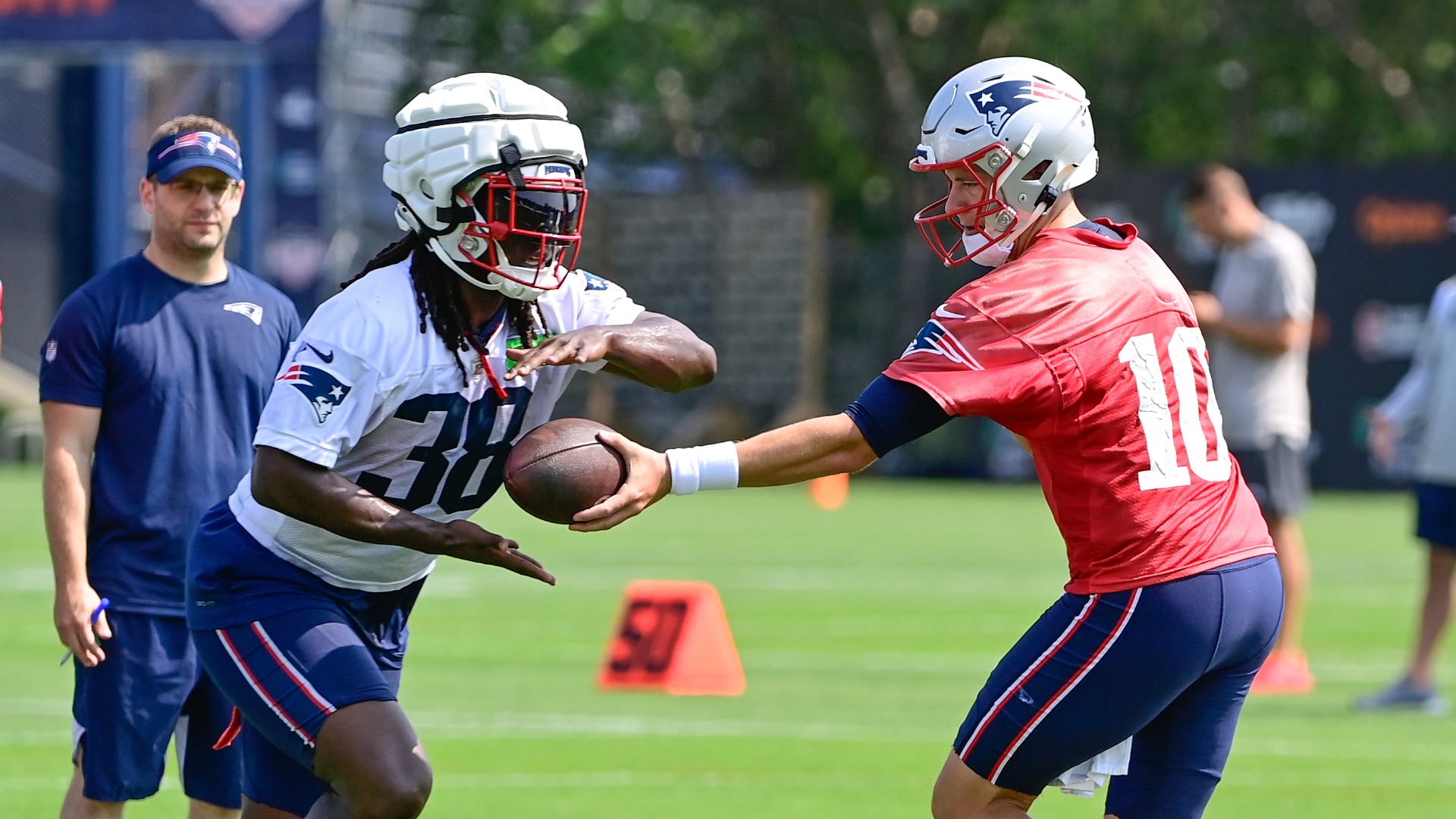 Rhamondre Stevenson rebuilt a football career that nearly ended. Now the  Patriots are giving him his big shot - The Athletic