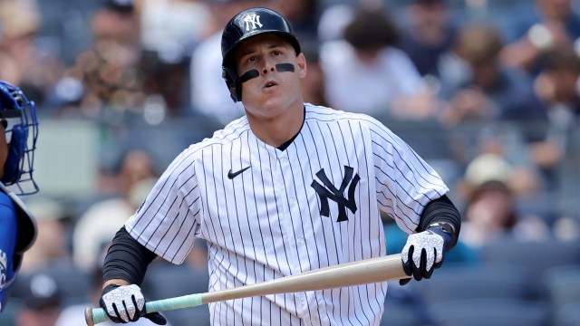 Yankees give Aaron Judge, Anthony Rizzo qualifying offers with