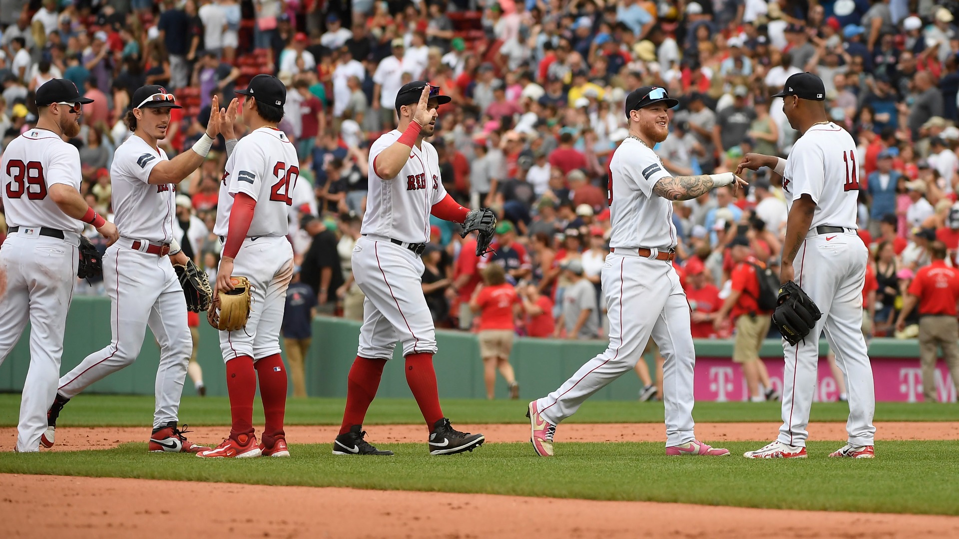 Red Sox sweep Orioles to close homestand at Fenway