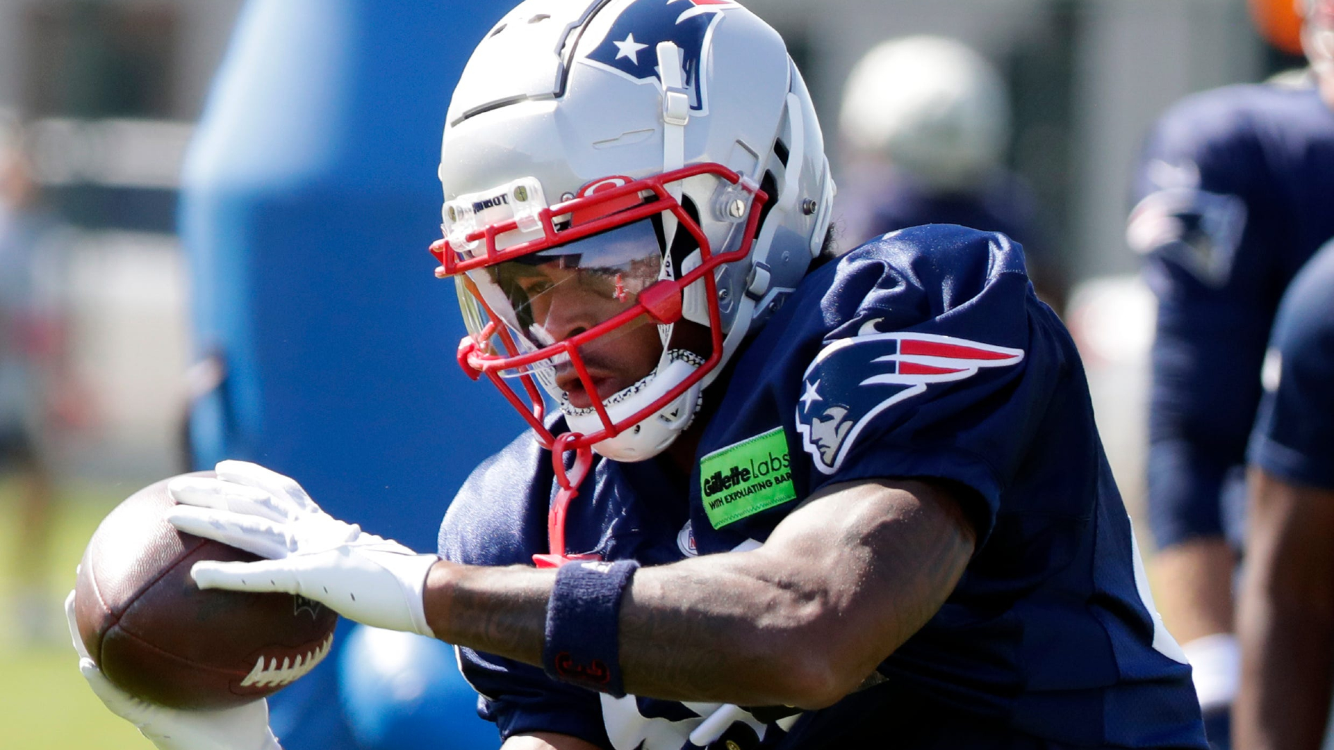 Patriots veterans have rallied around rookie receiver Demario