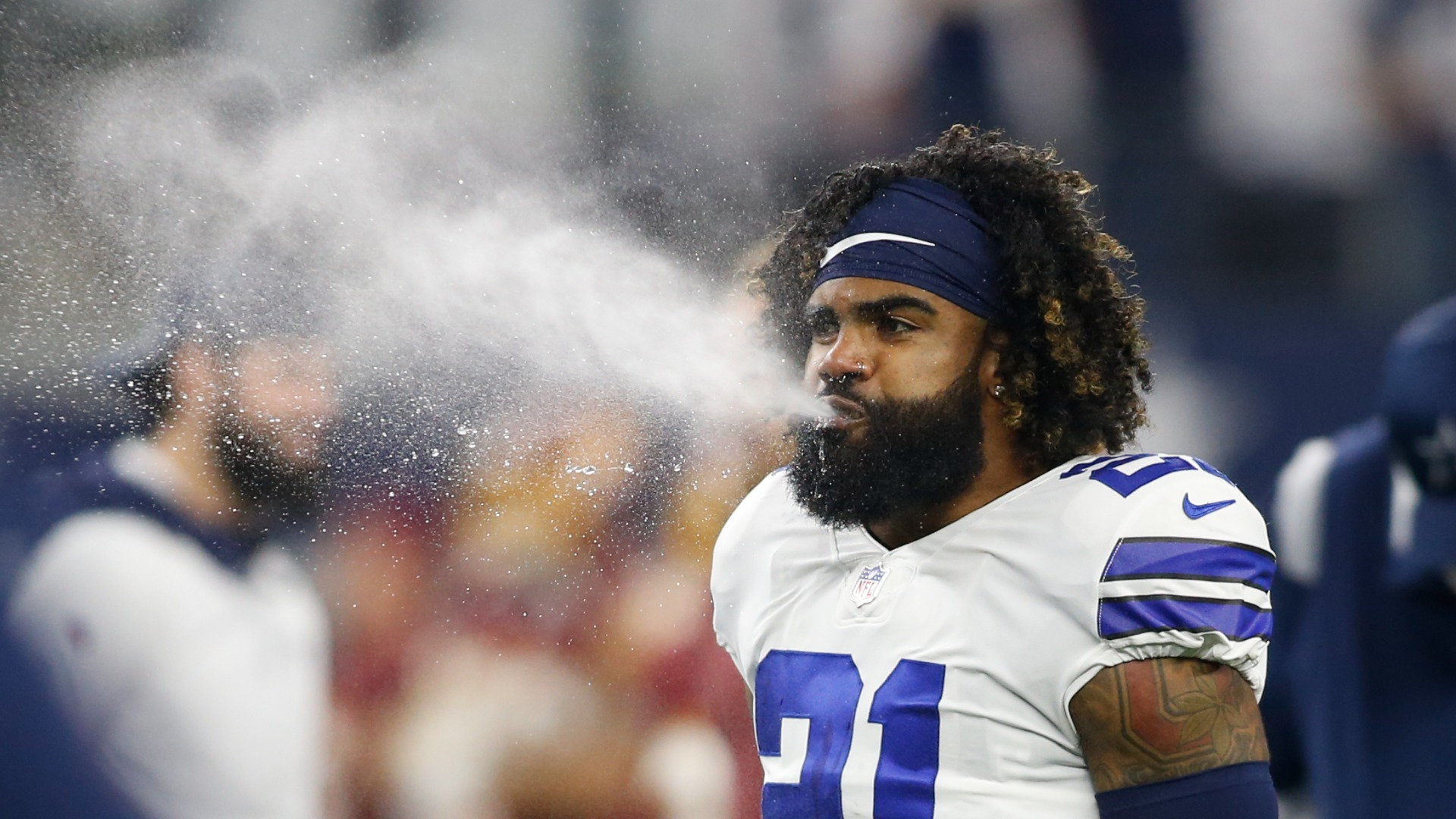 Source: Patriots host ex-Cowboys RB Ezekiel Elliott on free-agent visit