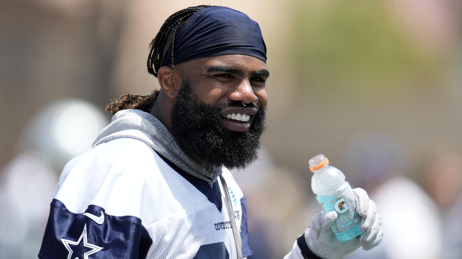 Ezekiel Elliott contract way more Patriots-friendly than initially reported  