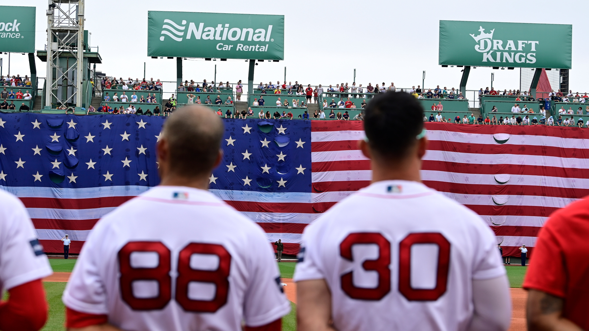 Red Sox Hilariously Struggle To Guess Height Of Green Monster