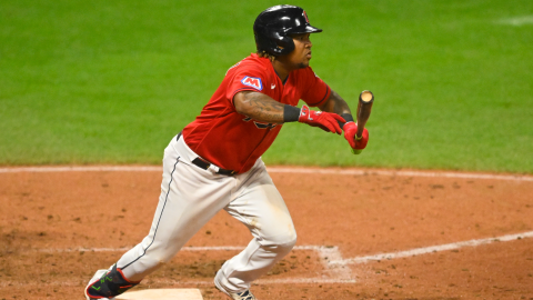 Jose Abreu with Eloy's red batting gloves in his back pocket tonight. So  wholesome. : r/baseball