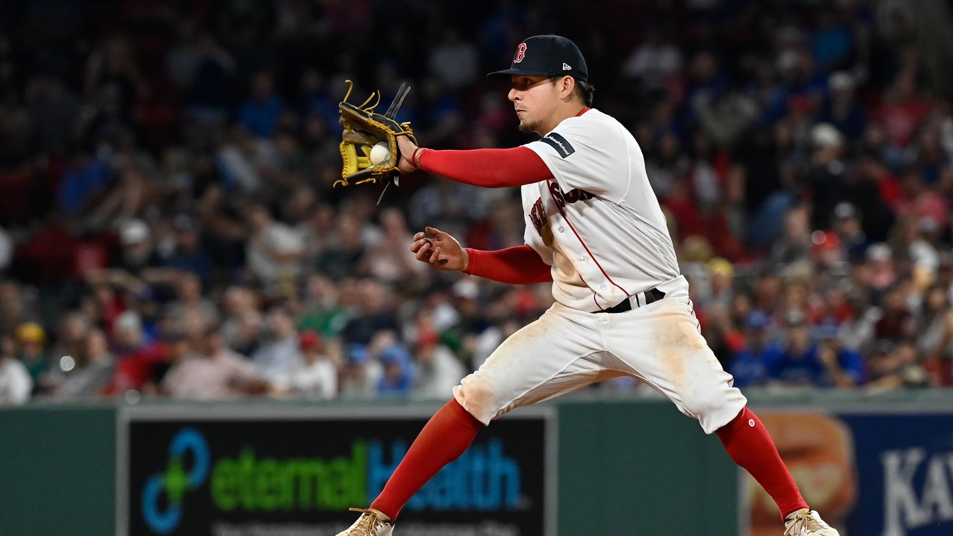 Brewers deal Luis Urias to Red Sox one minute before trade deadline