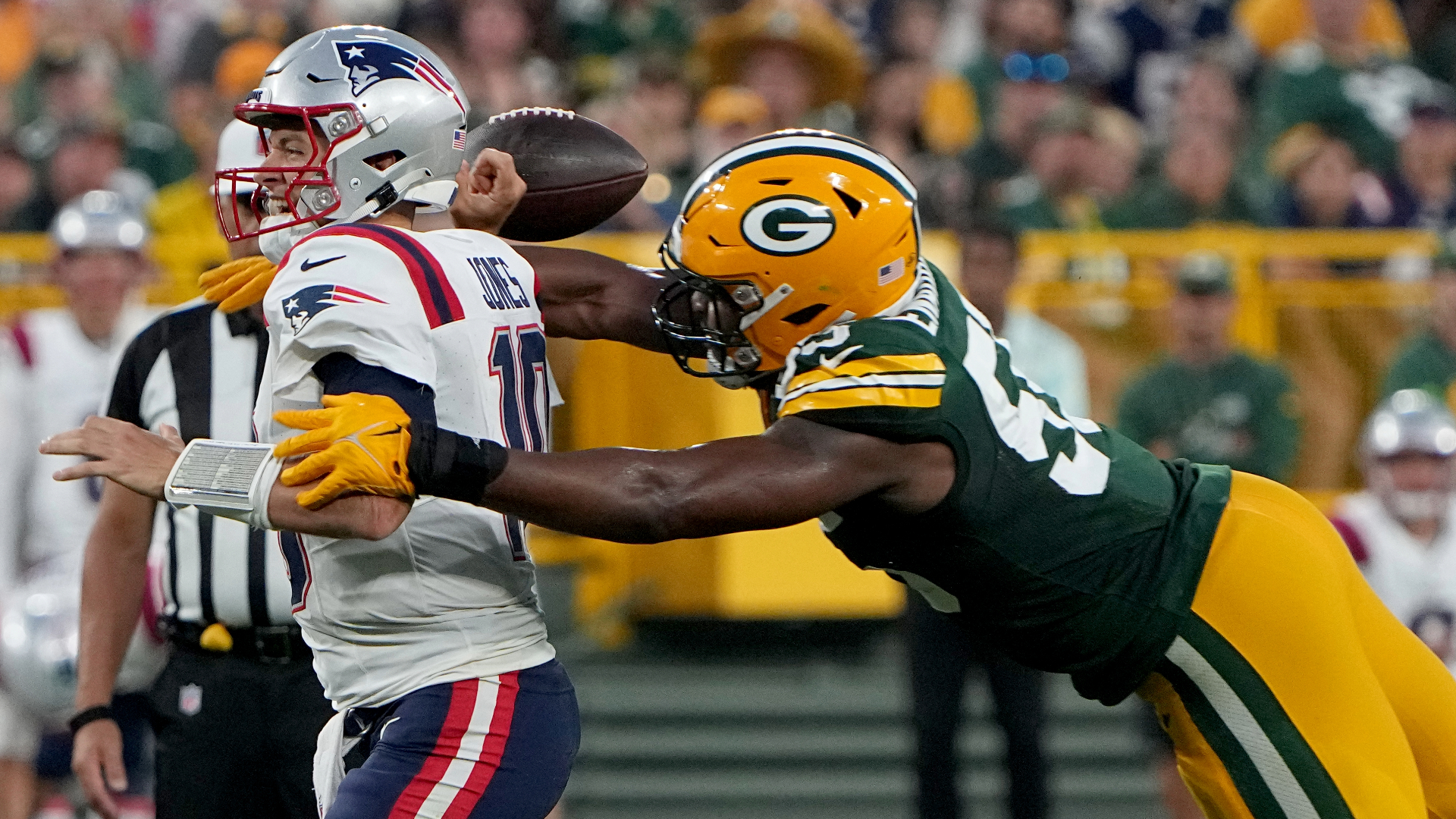 New England Patriots rookie quarterback Mac Jones spotted in Hull