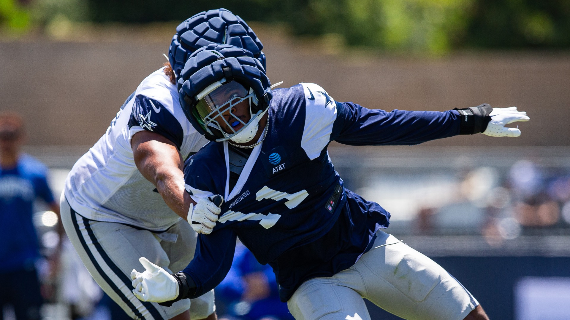 LOOK: Cowboys' Micah Parsons shows off athleticism on wild fumble