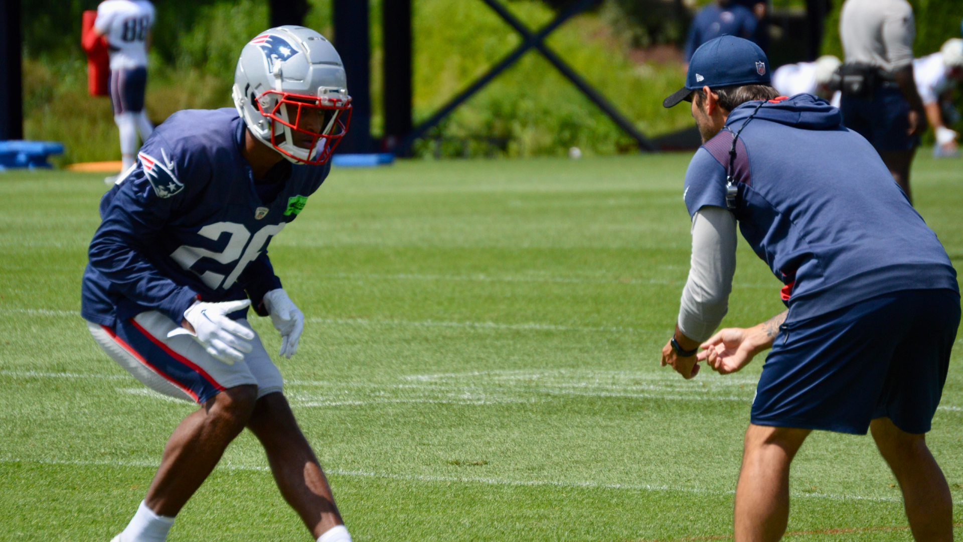 Patriots' Malik Cunningham has impressive debut at QB after spending  training camp at WR 