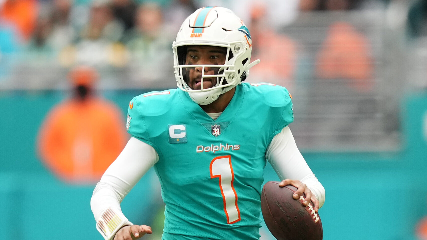 Pittsburgh Steelers 10-16 Miami Dolphins: Tua Tagovailoa leads Dolphins to  NFL victory on concussion return, NFL News