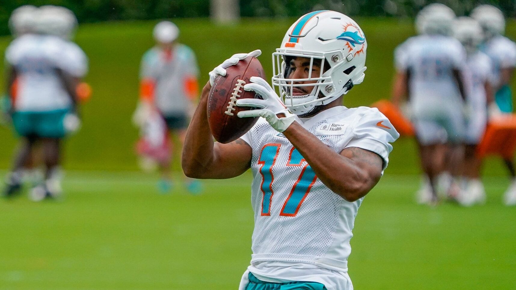 Dolphins GM Says Jaylen Waddle Isn't Available in Any Trade Talks