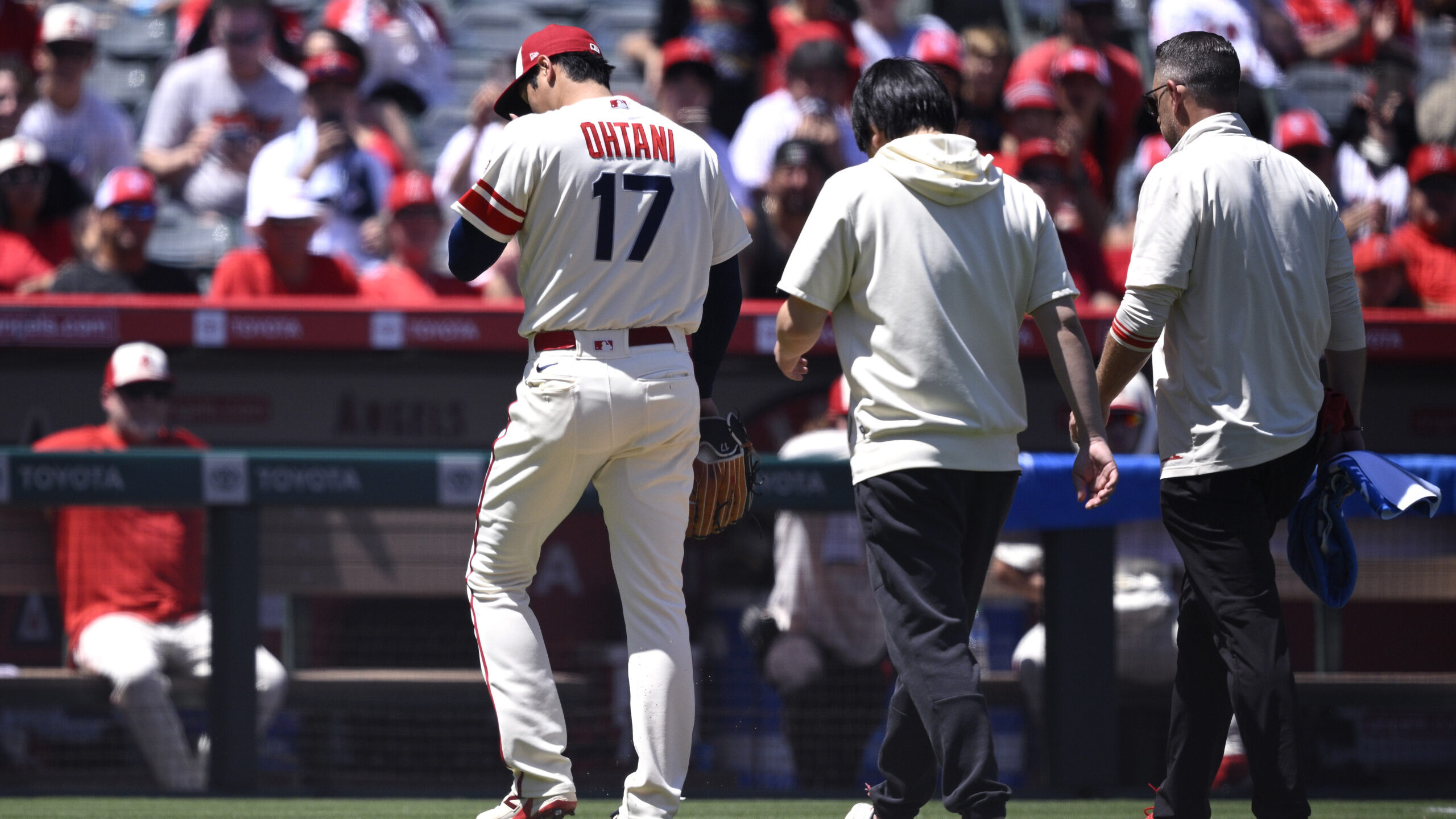 Shohei Ohtani's shadow loomed over trade deadline for Angels, Dodgers