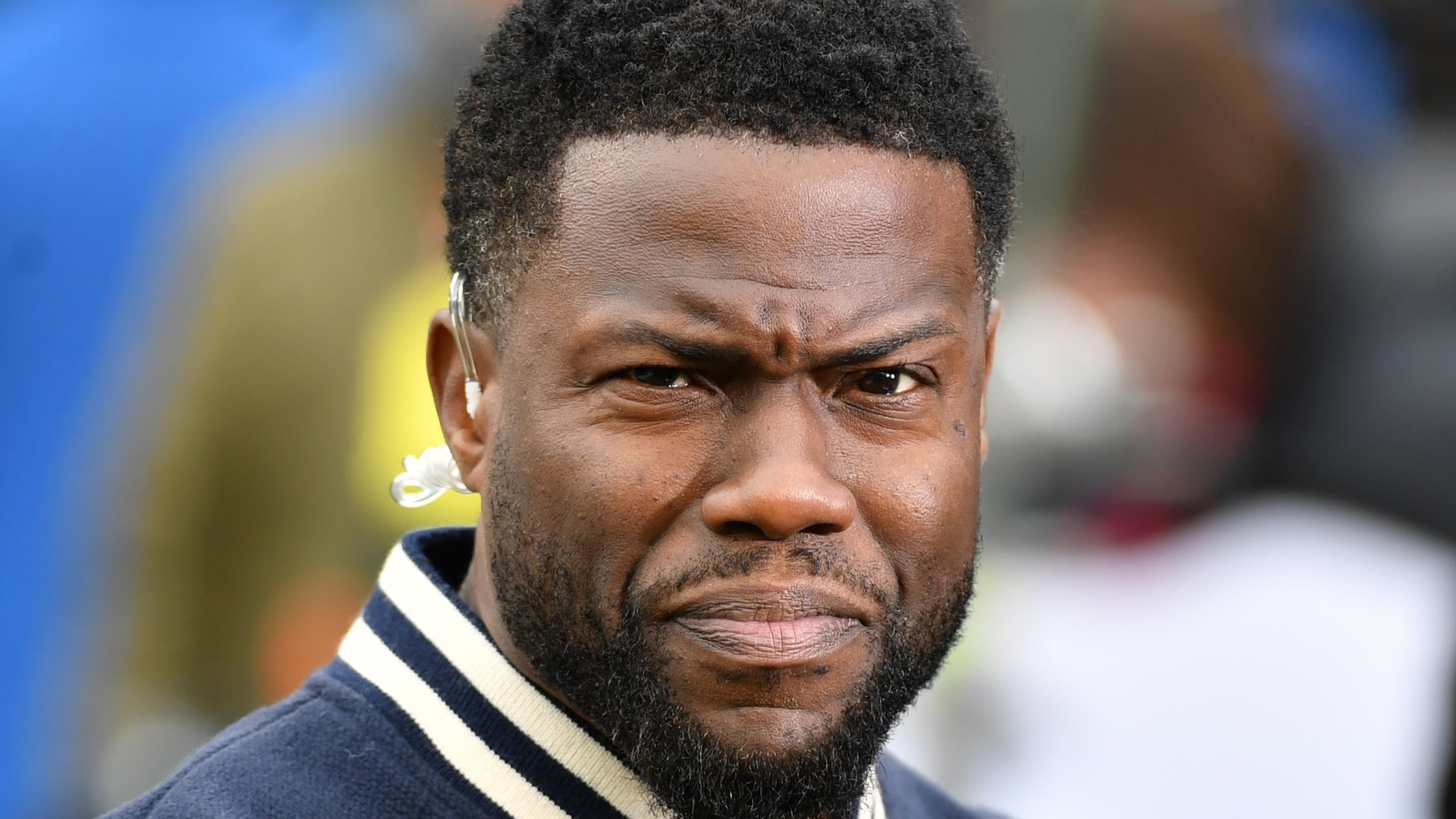 Kevin Hart struggles to keep up with the Rams players at practice