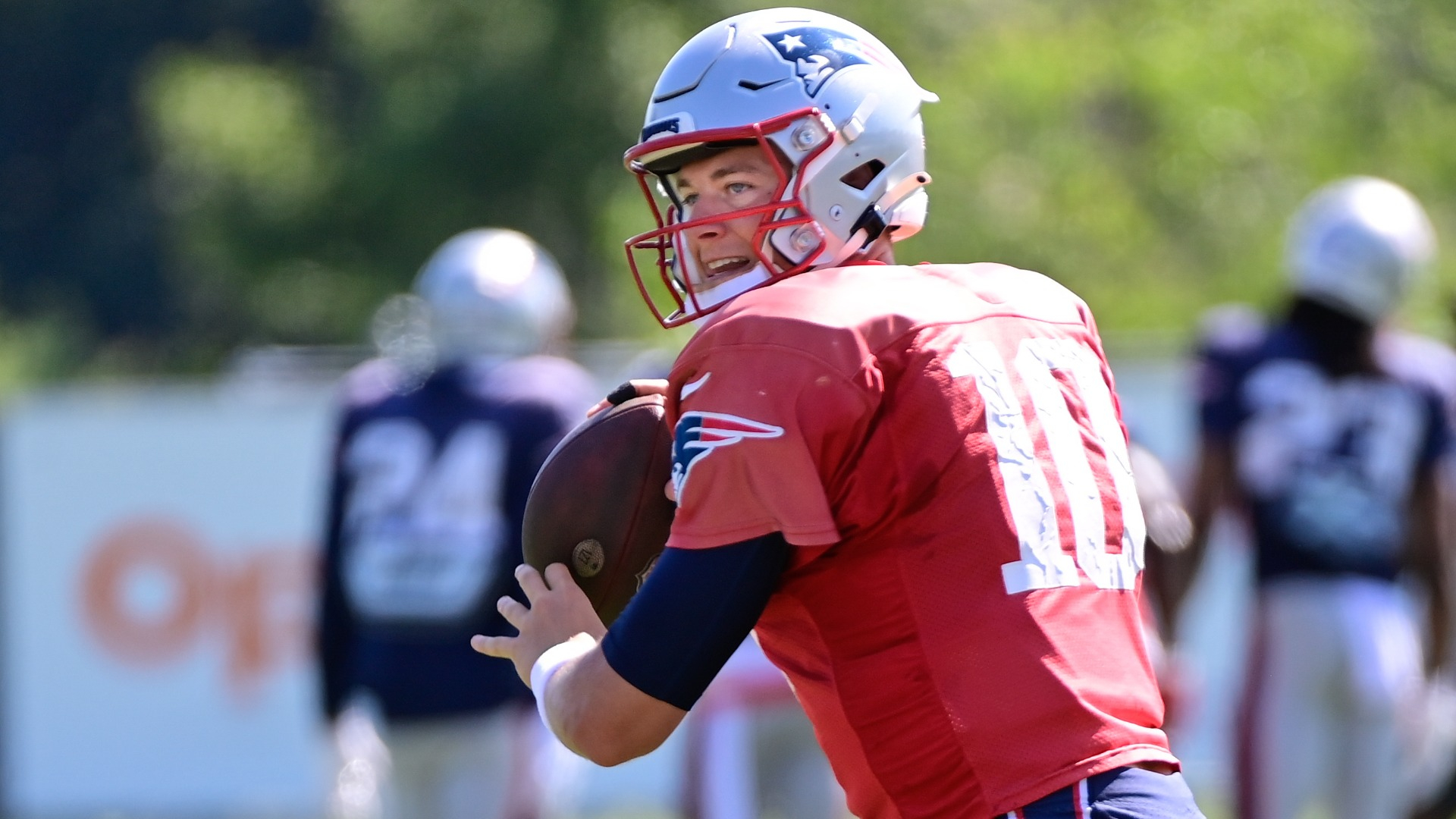 Julian Edelman attends Patriots-Raiders joint practice in awesome