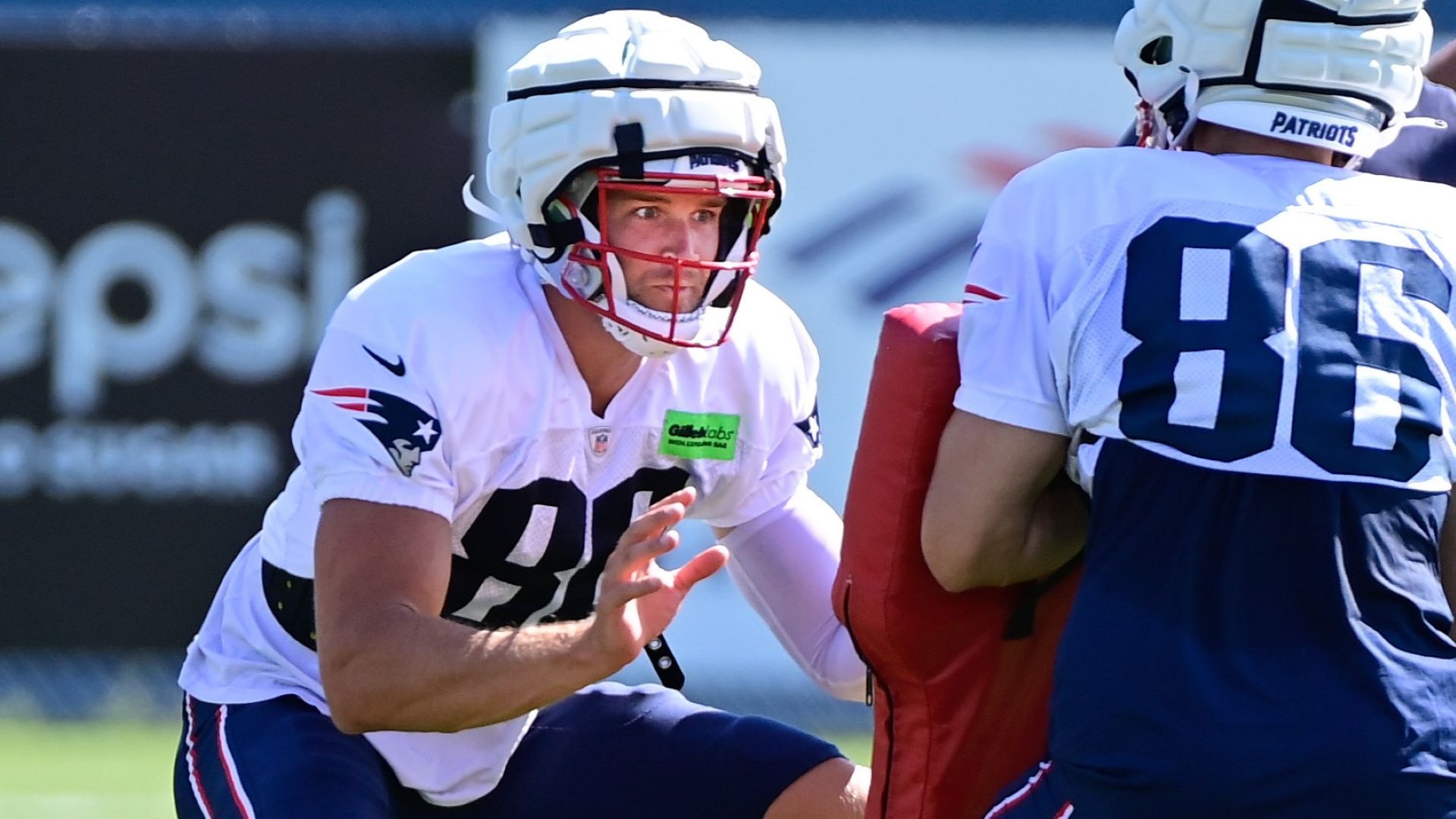 Patriots news: Mike Gesicki steals the show at training camp