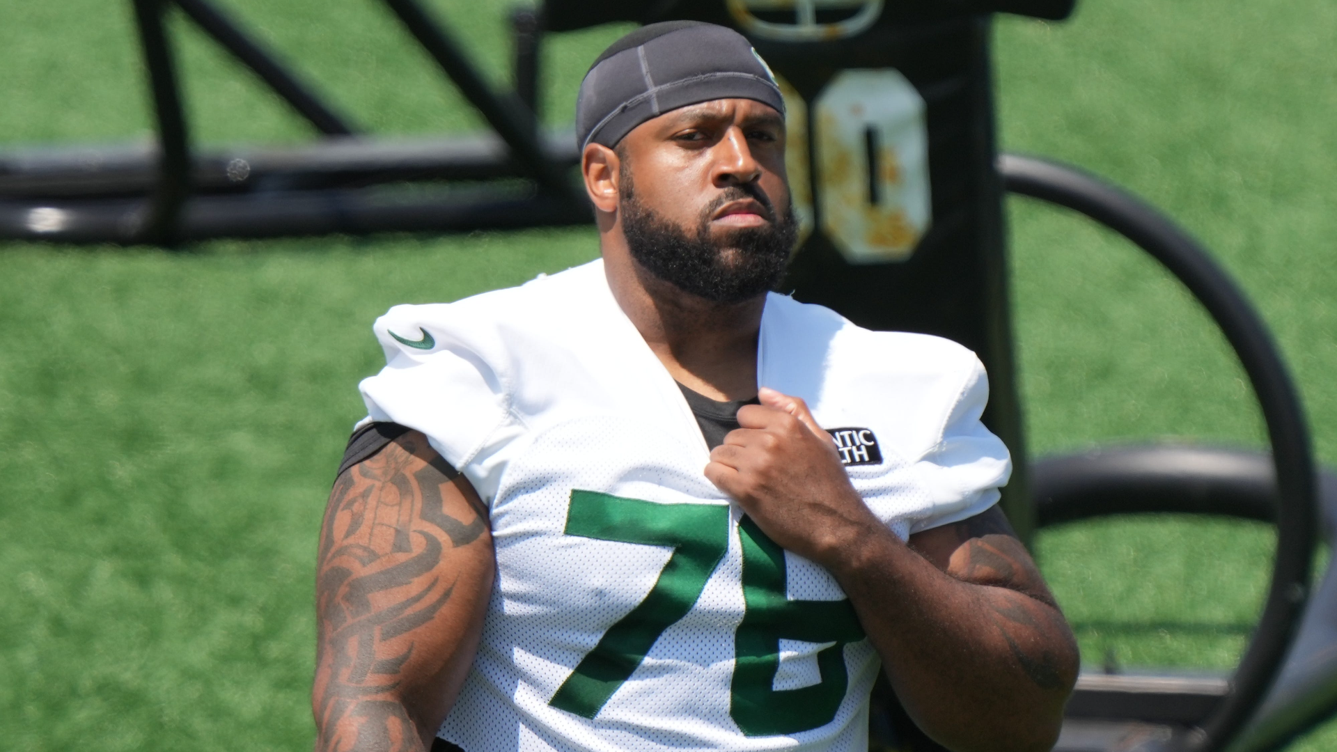Robert Saleh Defends Jets’ Left Tackle After Aaron Rodgers’ Injury