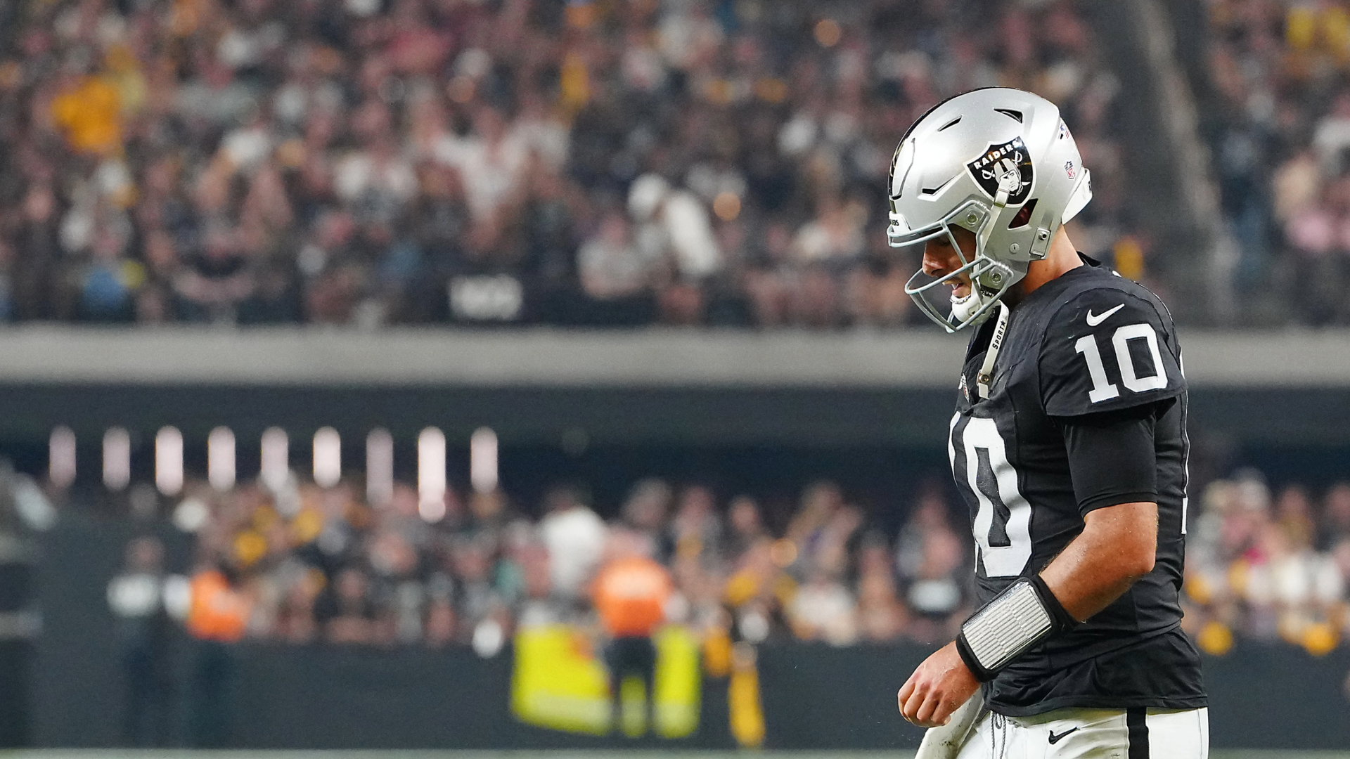 Raiders-Rams preseason game: Jimmy Garoppolo looks sharp in