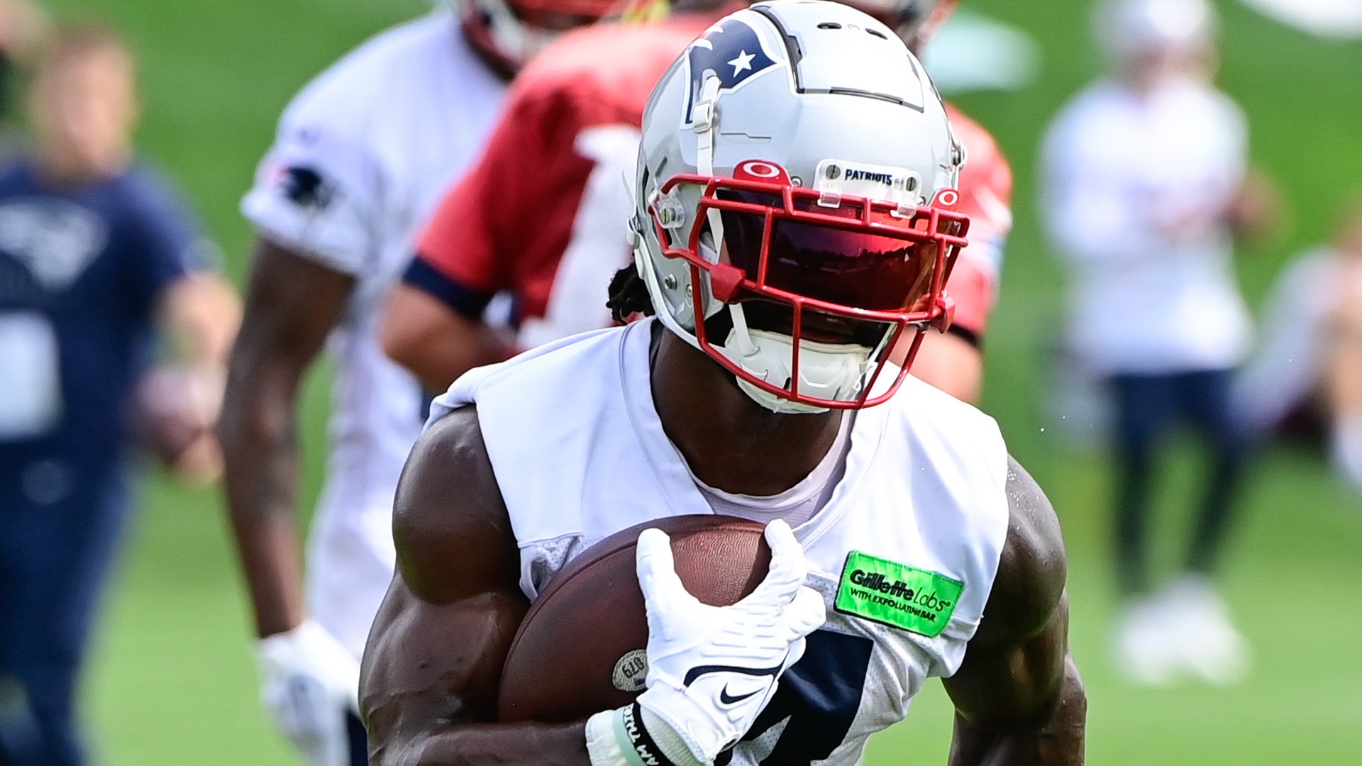 Patriots Reportedly Signing RB/WR Ty Montgomery To 2-Year Deal - CBS Boston