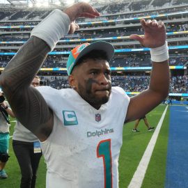 Patriots cheerleaders wear Devon Still jerseys in tribute to daughter Leah  