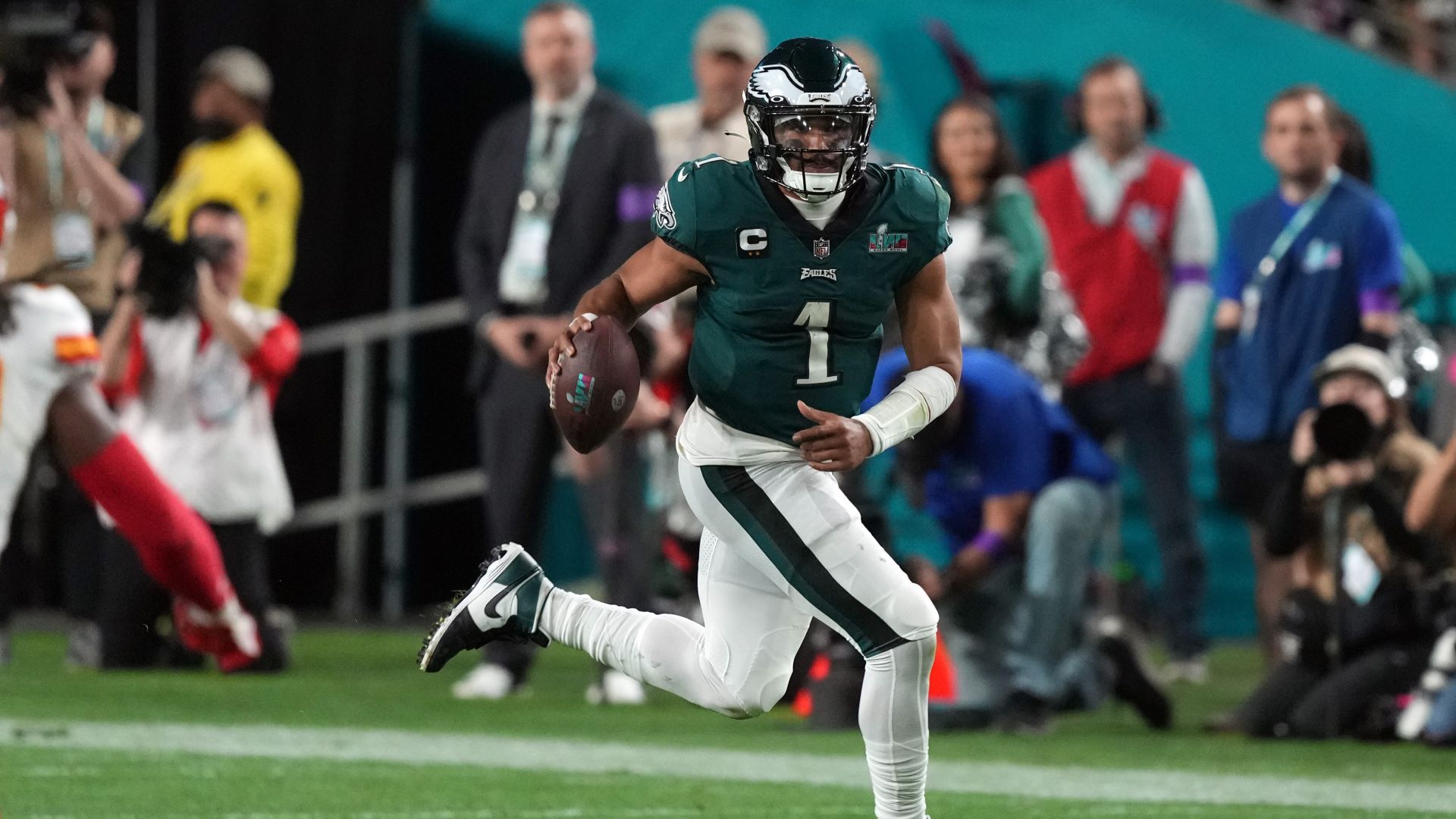 Eagles vs. Patriots time: TV, streaming, key matchups, odds, pick as Jalen  Hurts and Mac Jones meet in Week 1 