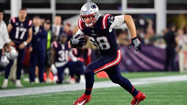 New England Patriots tight end Mike Gesicki