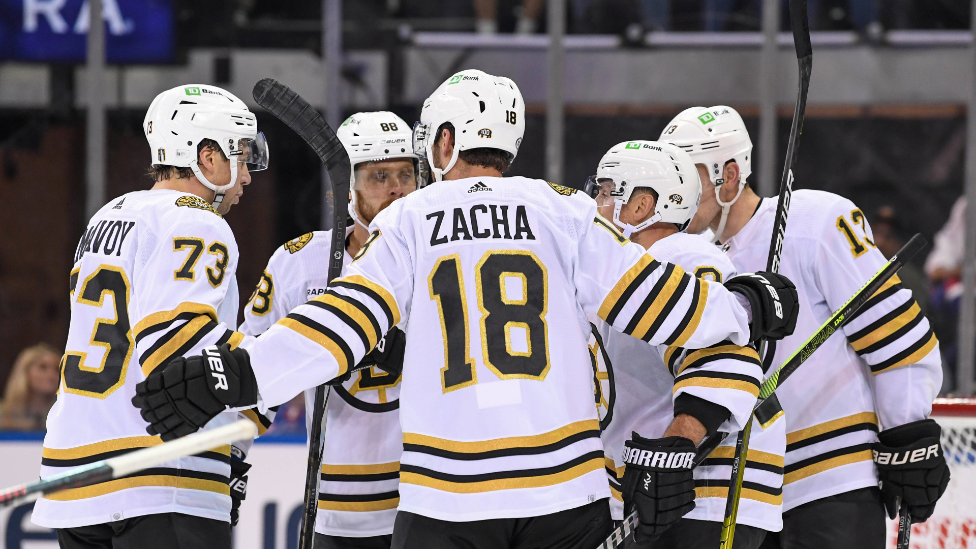 Pastrnak pots 2 to lead Bruins past Blackhawks 3-1