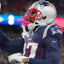 Sauce Gardner claims Mac Jones hit him below the belt -- Patriots QB could  be suspended