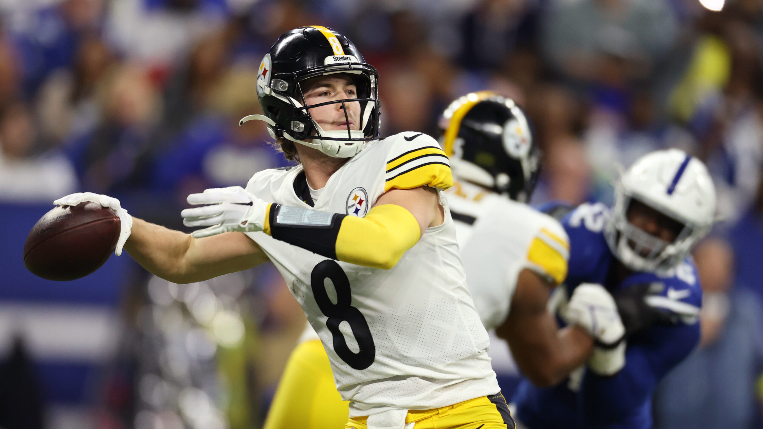 Steelers QB Kenny Pickett out against Texans after injuring knee, FOX 4  Kansas City WDAF-TV