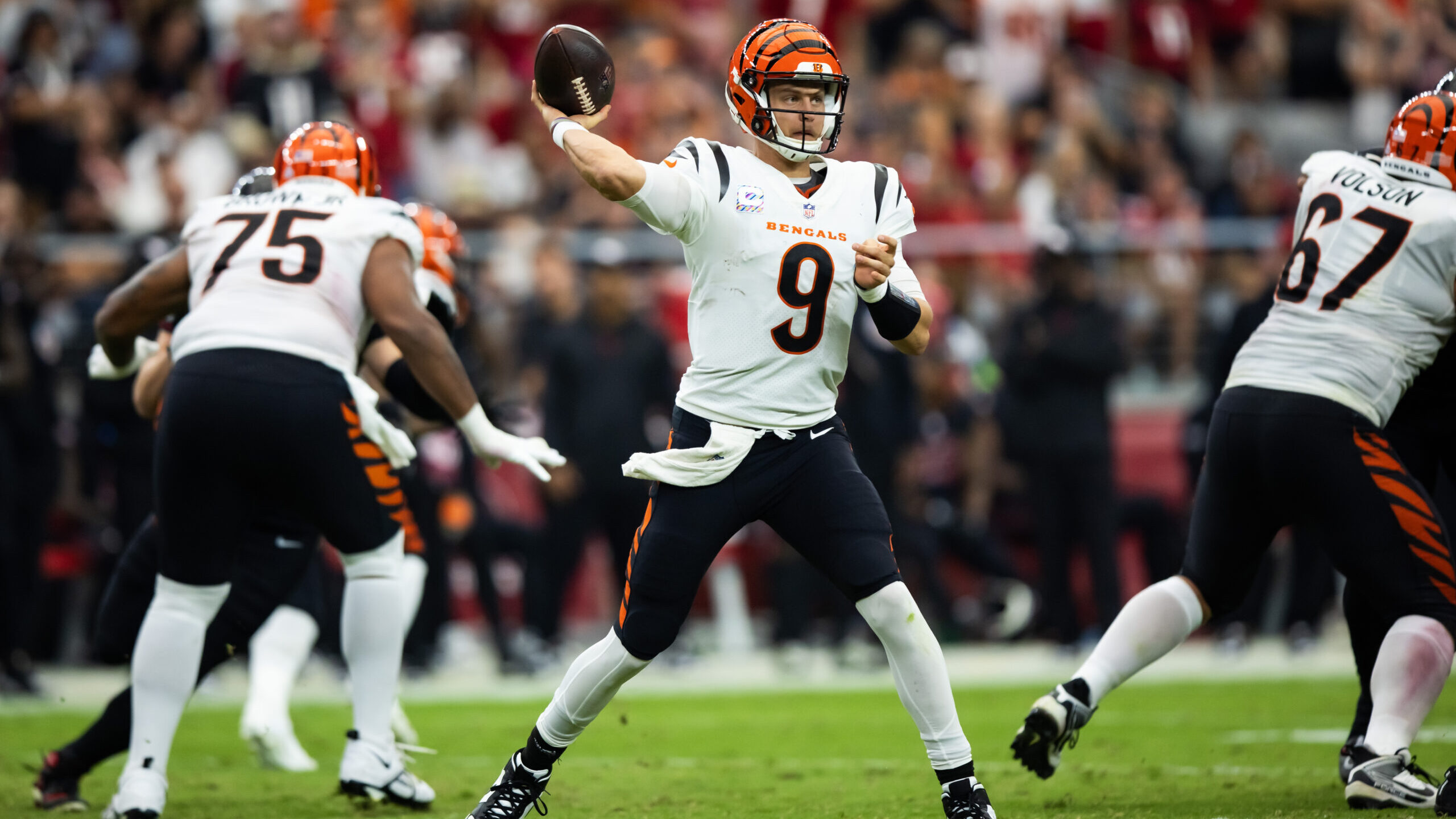 Bengals face rejuvenated Steelers squad to begin stretch run