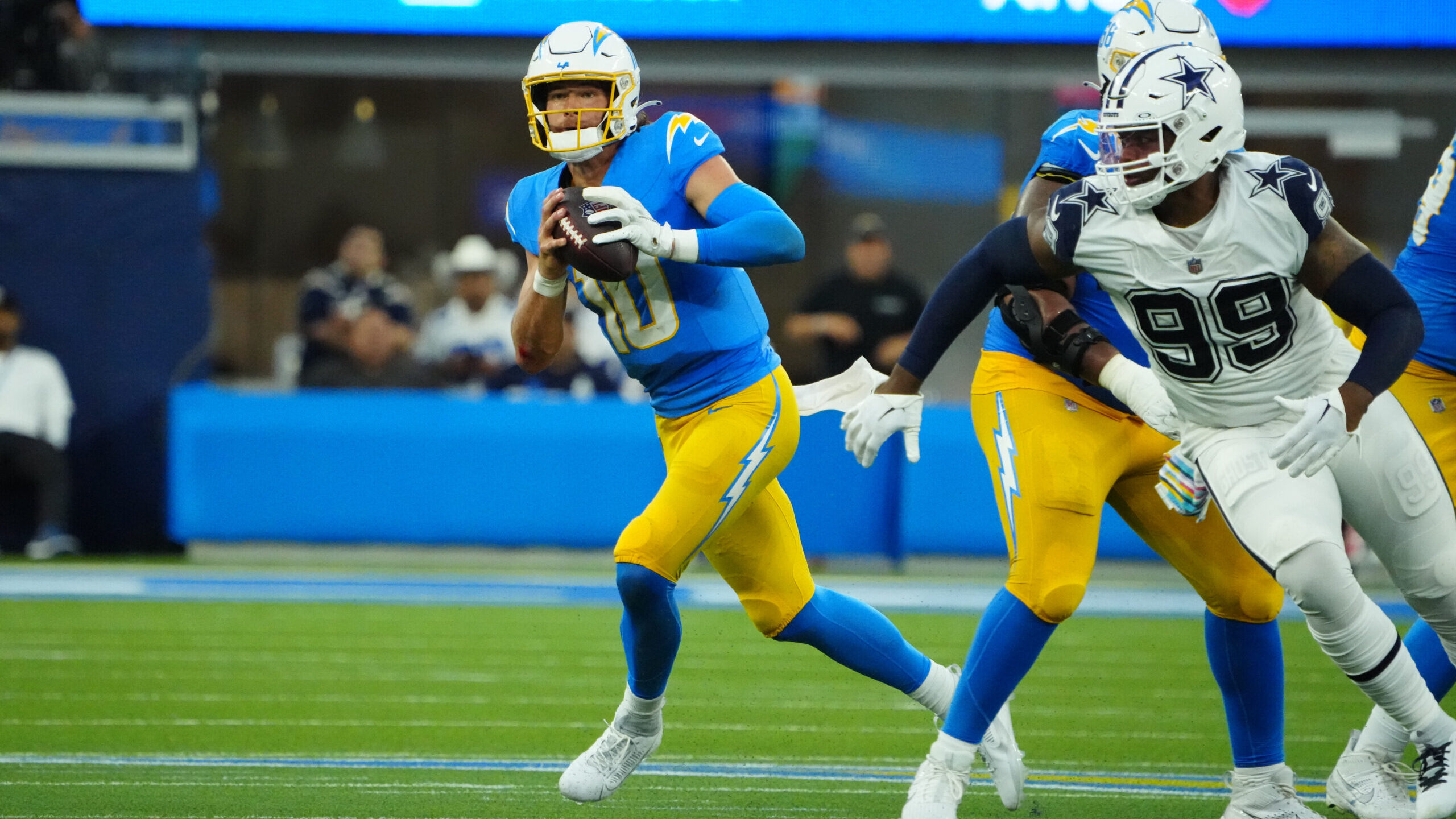 Predicting Chargers QB Justin Herbert's stats for 2023 season