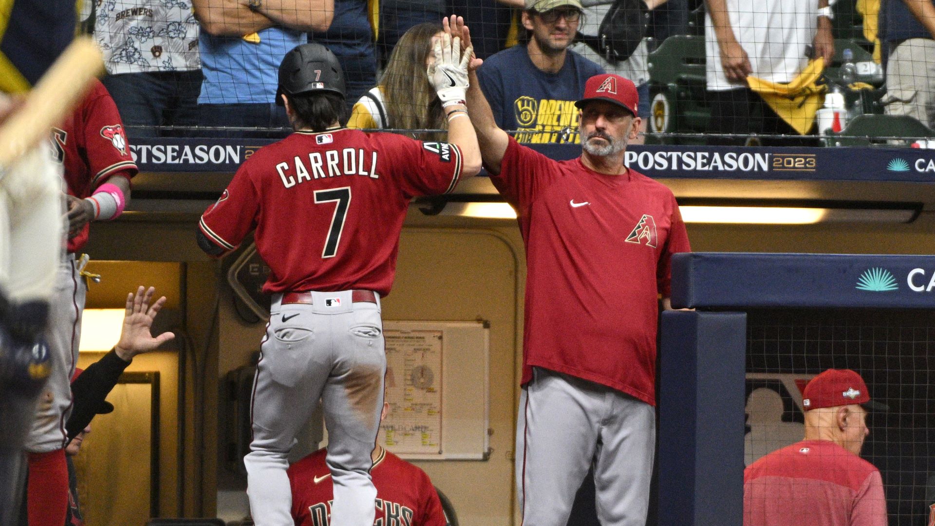 Carroll drives in winning run in the 10th in the Diamondbacks' 3-2 victory  over the Pirates