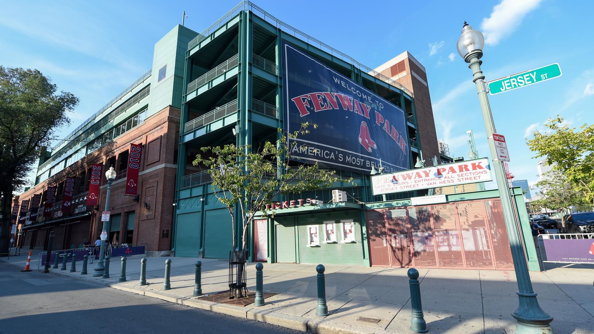 Fenway Corners (Red Sox), 1 Jersey Street, Fenway