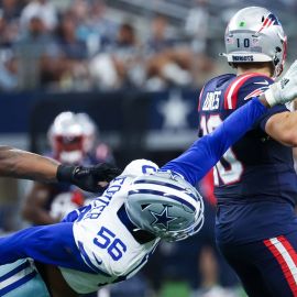 Why Cole Strange, Patriots' rookie starting guard, wears an old-school  facemask - The Athletic