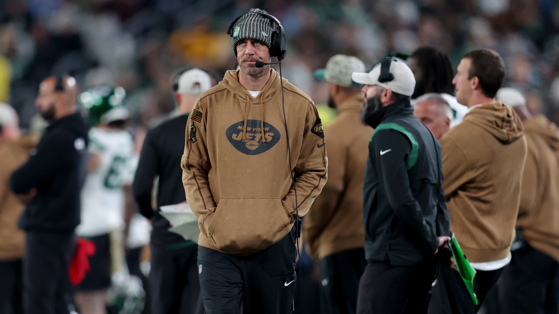 Aaron Rodgers Backpedals ‘Few Weeks’ Claim Following Jets Fans
Frenzy