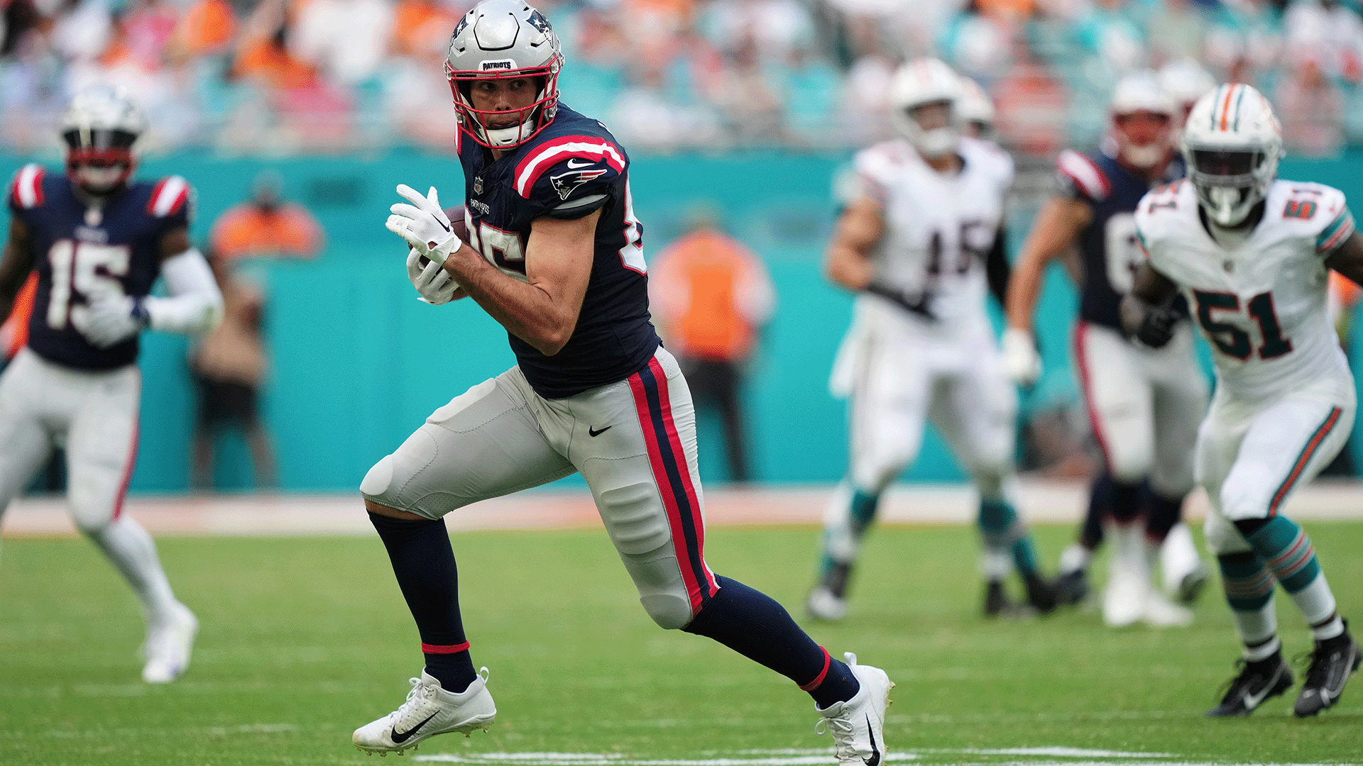 Patriots' Hunter Henry Praises Former Teammate Keenan Allen