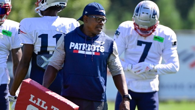 New England Patriots wide receivers/kickoff returners coach Troy Brown