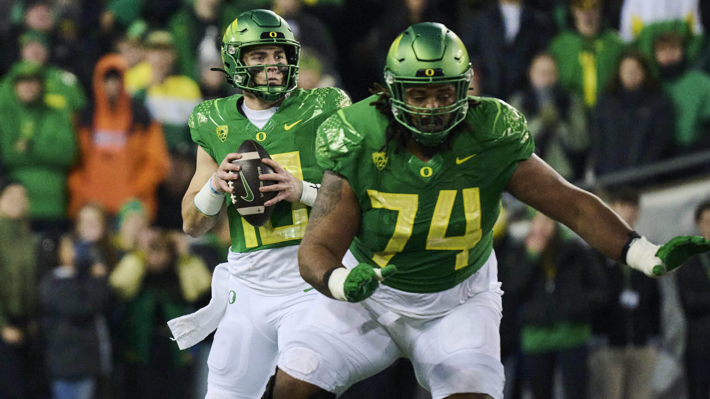 Can Oregon Avenge Its Loss to Washington in Pac-12 Championship?